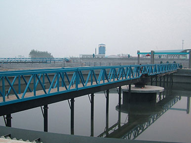 <b>周邊傳動(dòng)刮泥機(jī)</b>